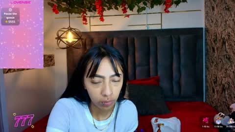 BONIE WILLS online show from April 10, 12:32 pm