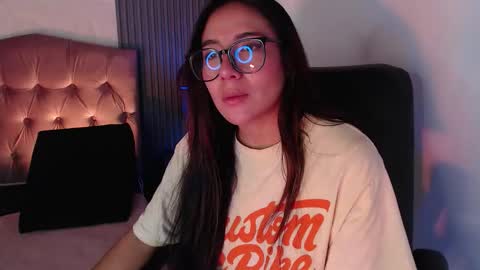 bonnali_lune online show from November 1, 10:20 pm