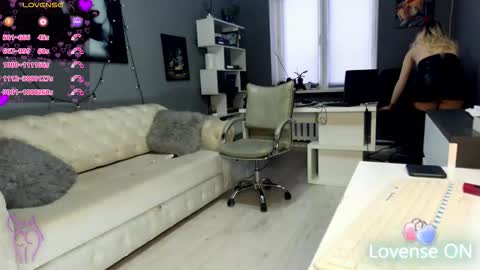 bonnie_annd_clyde online show from October 15, 1:34 pm