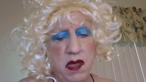 sissy slut boobi online show from April 21, 9:55 pm