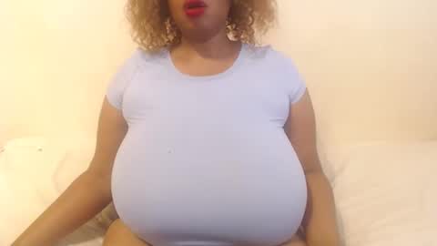 boobyqueen online show from December 17, 10:44 am