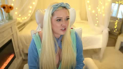 Miley online show from March 11, 11:47 pm