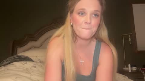 booksnlooksgirl online show from December 13, 3:16 am