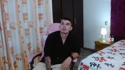 booyhott_ online show from October 19, 10:47 pm