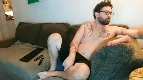 boredandirish21 online show from September 14, 1:23 pm