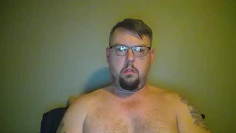 bowtieguy84 online show from April 13, 5:44 am