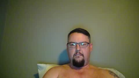 bowtieguy84 online show from March 26, 3:01 am