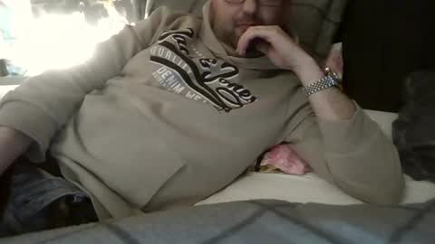 Snapshot of boy27weert chatting on February 17, 7:55 pm Nope online show from February 17, 7:55 pm