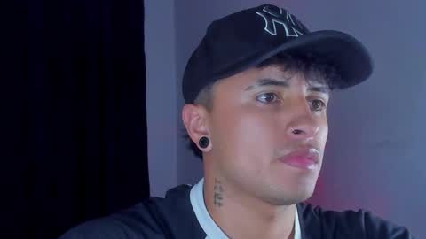 boy_nauthy online show from September 16, 7:33 am