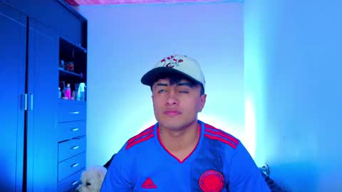 boy_nauthy online show from June 18, 5:02 am