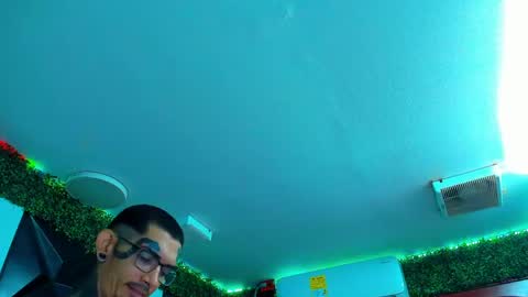 boy_tatto77 online show from April 19, 5:36 pm