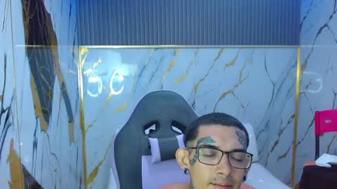 boy_tatto77 online show from July 14, 12:58 am