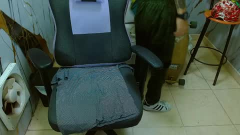 boy_tatto77 online show from April 1, 12:06 pm