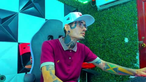 boy_tatto77 online show from April 4, 12:28 am