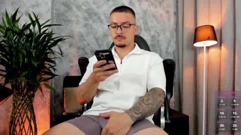 boyc02_ online show from April 3, 12:17 am