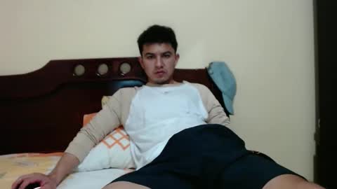 Snapshot of boyfit2023 chatting on February 4, 1:12 am boyfit2023 online show from February 4, 1:12 am