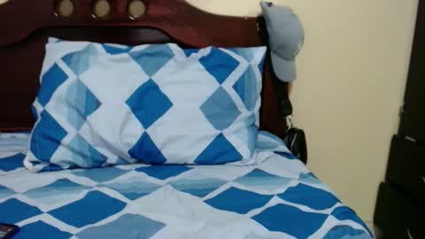 Snapshot of boyfit2023 chatting on December 23, 2:45 am boyfit2023 online show from December 23, 2:45 am