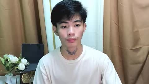 HI IM JAMES DONT FORGET GIVE ME THUMBS UP AND JOIN TO MY FANCLUB online show from October 29, 5:25 pm