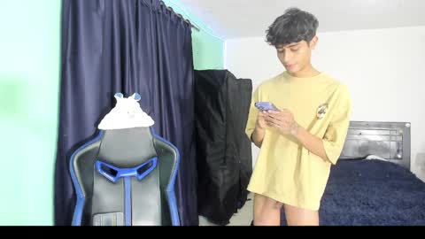 boys4hot_777 online show from March 29, 12:45 am