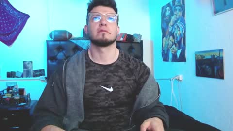 brad hot boy online show from February 3, 4:00 pm