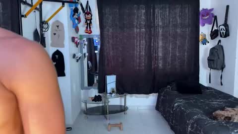 Snapshot of bradley_strong_ chatting on October 25, 9:26 pm Bradley Strong online show from October 25, 9:26 pm