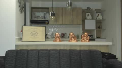 bradleymartin7 online show from March 6, 4:52 am