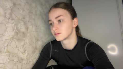 Kate online show from April 8, 5:27 pm