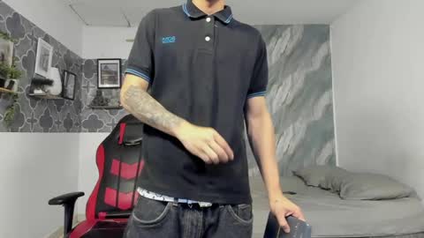 brandom_brook online show from May 15, 4:32 am