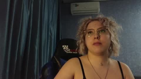 Belle  online show from April 9, 3:50 pm