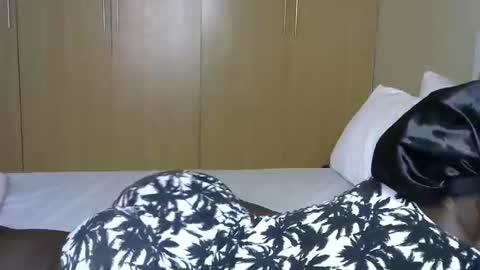 Snapshot of brat_bubble chatting on December 1, 10:56 pm brat_bubble online show from December 1, 10:56 pm