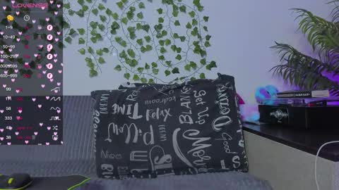 Johny Bravo online show from March 12, 2:10 pm