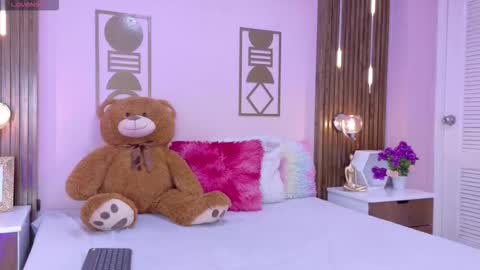 Bree  online show from February 28, 1:04 pm