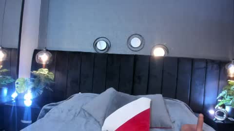   online show from April 19, 9:28 pm