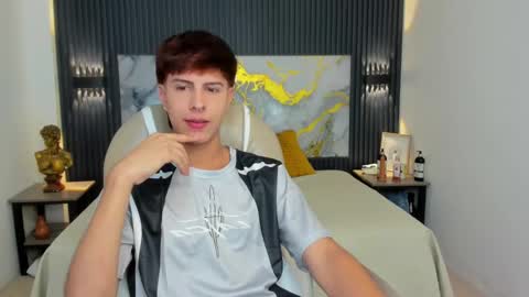 Esteban online show from November 29, 3:03 am