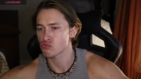 brentonverde online show from January 6, 11:31 pm