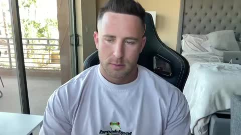 Brett Mycles online show from February 27, 11:15 pm