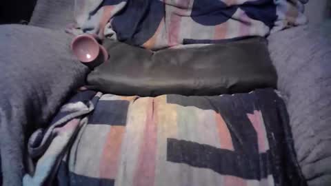 raining down on me online show from February 9, 4:38 am