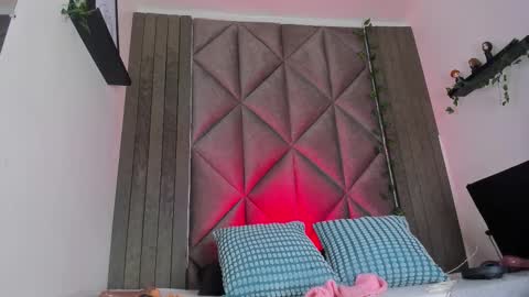 B R I A  online show from February 3, 6:33 am