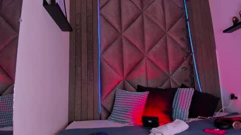 B R I A  online show from November 5, 3:08 am