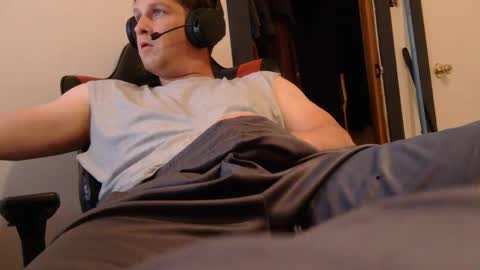 brian7891012 online show from June 7, 3:17 pm