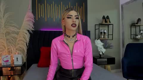 briana_white online show from February 13, 8:13 pm