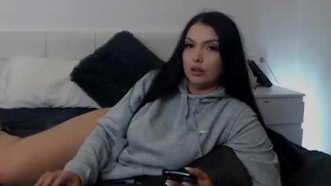 briannabk online show from February 28, 4:00 pm