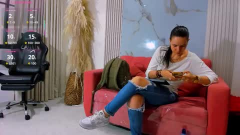    online show from September 30, 12:37 pm