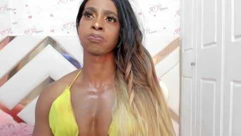 Snapshot of briggittebony chatting on February 5, 12:20 am BIRGGITTEBONY online show from February 5, 12:20 am
