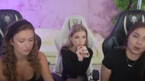 Diamonds Girls online show from October 31, 11:54 am