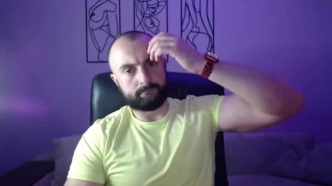 brindlefly69 online show from December 2, 12:03 pm