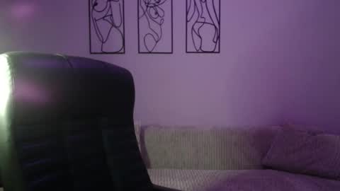 brindlefly69 online show from October 25, 12:17 pm