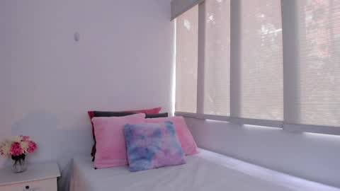 Brisa  online show from February 3, 4:10 pm