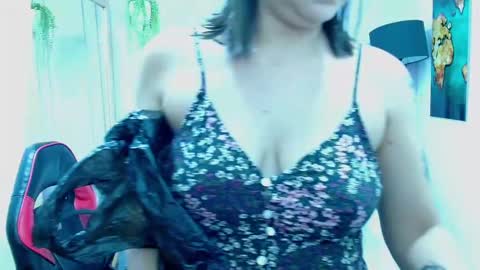 BRITNEEYTAYLOR1 online show from January 9, 12:25 am