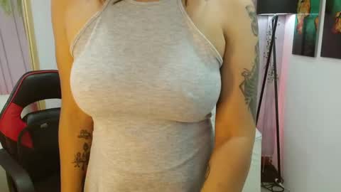 BRITNEEYTAYLOR1 online show from March 4, 9:54 pm